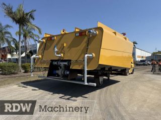 2025 Caterpillar 775G Water Tank