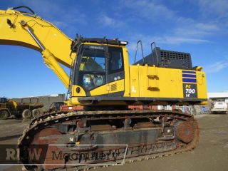 Komatsu PC700LC-11 Excavator