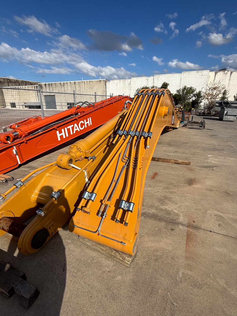 Caterpillar Long Reach Attachments - Image 11