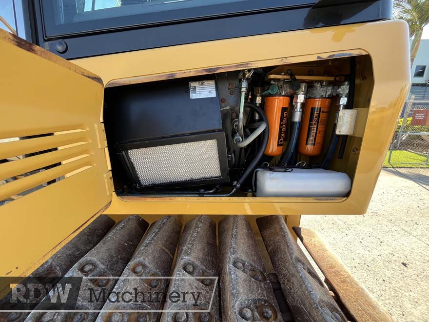 Caterpillar D5K LGP Dozer - Image 15