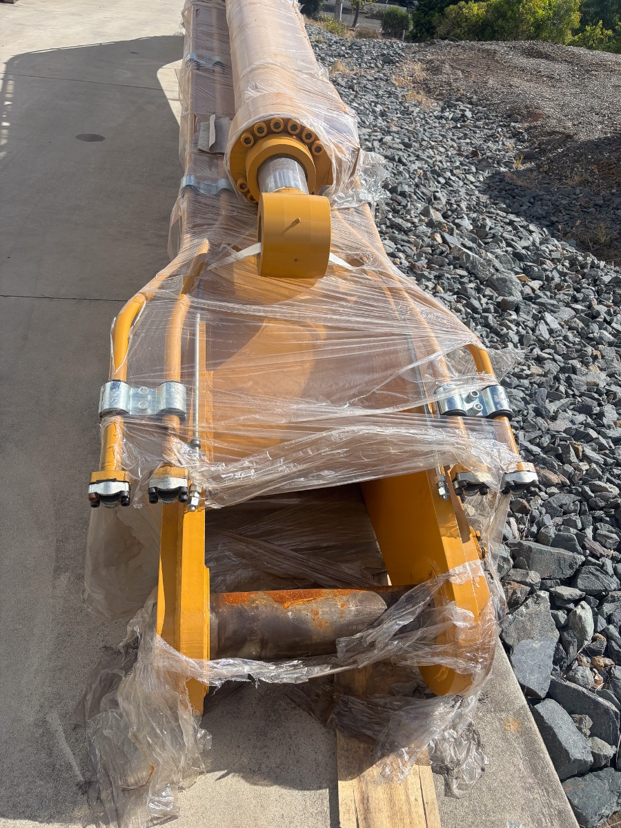 Caterpillar Long Reach Attachments - Image 3
