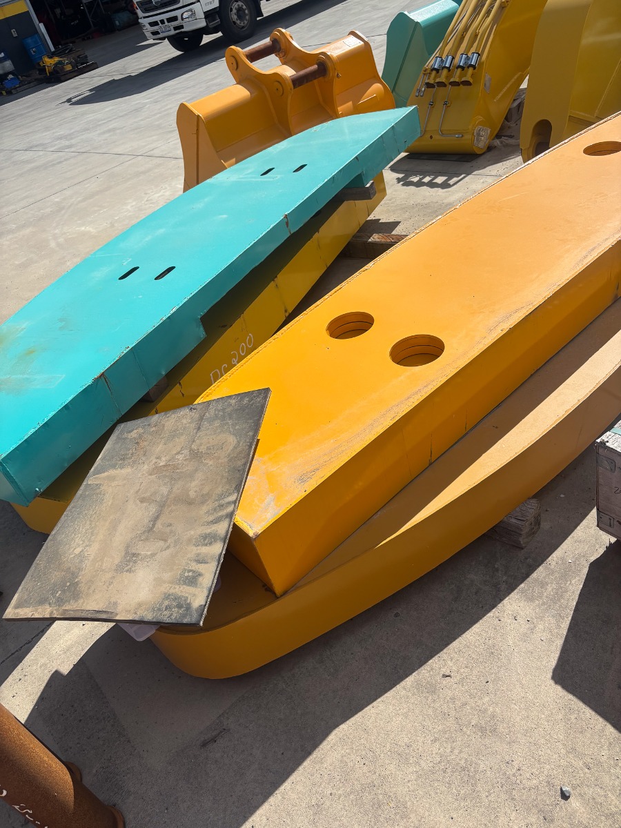 Kobelco Long Reaches Attachments - Image 7