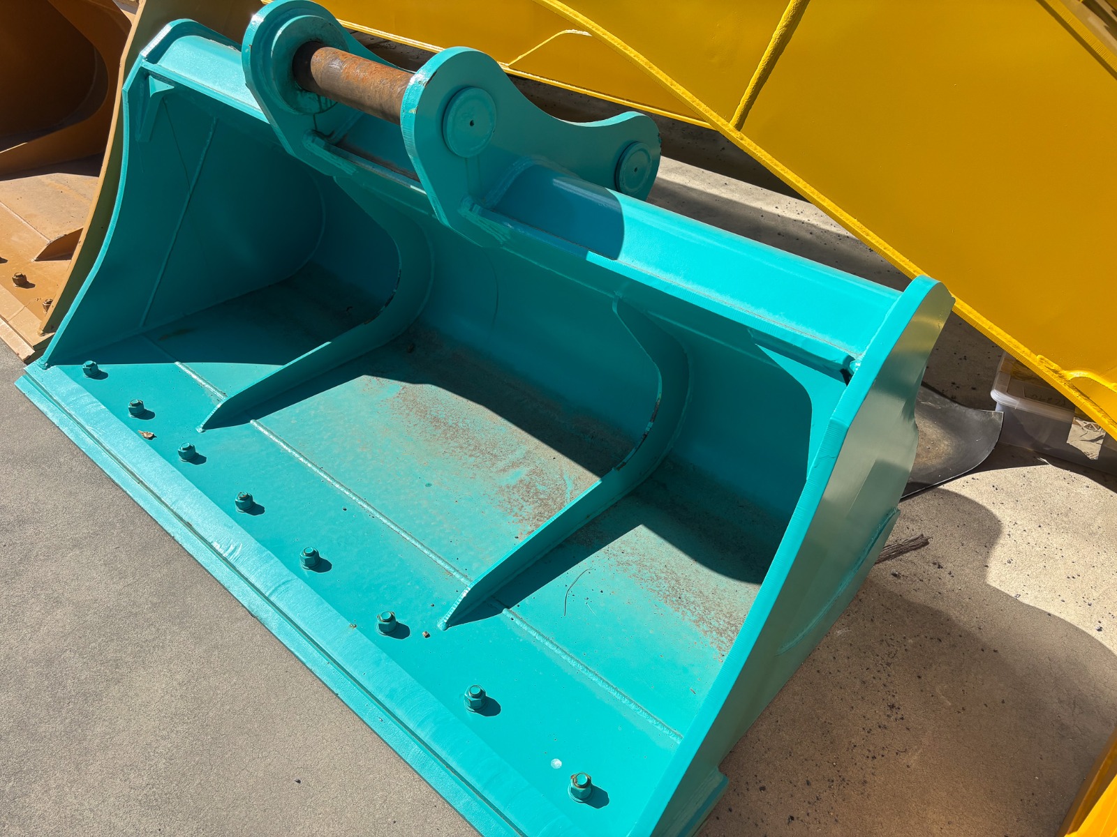 Kobelco Long Reaches Attachments - Image 5