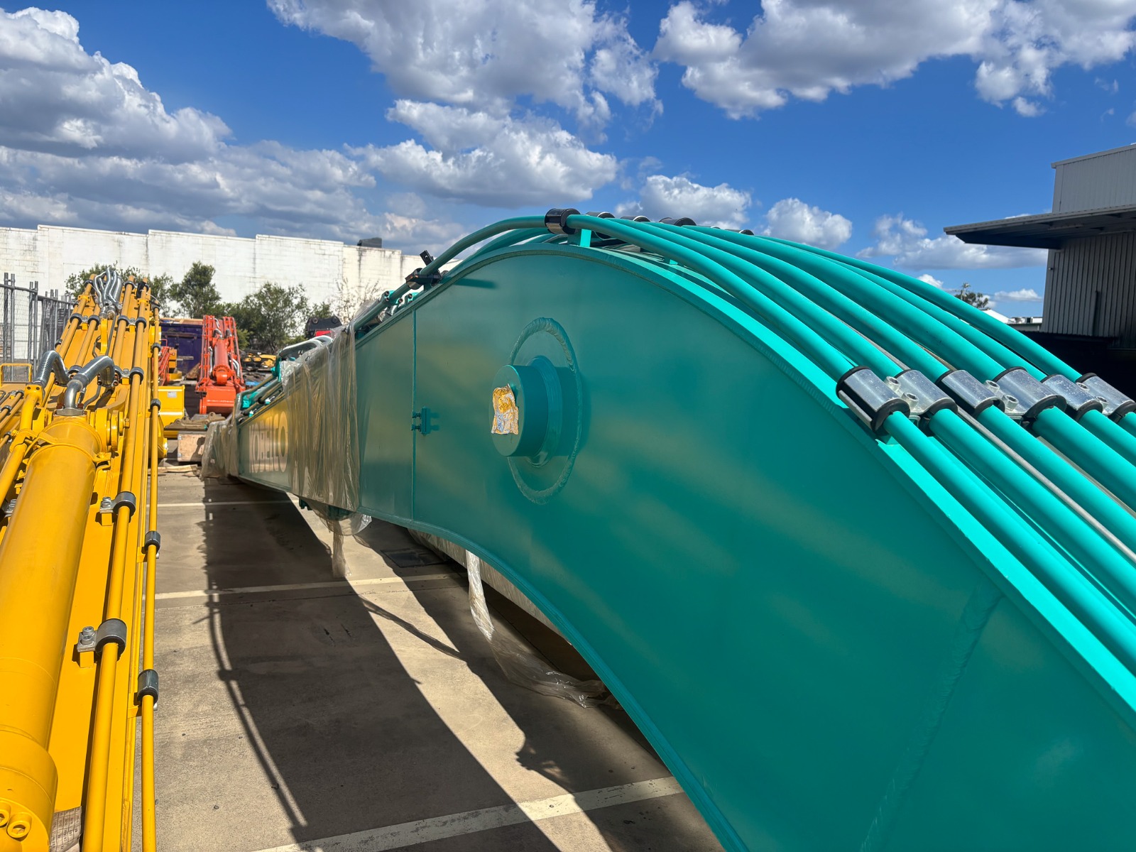 Kobelco Long Reaches Attachments - Image 4