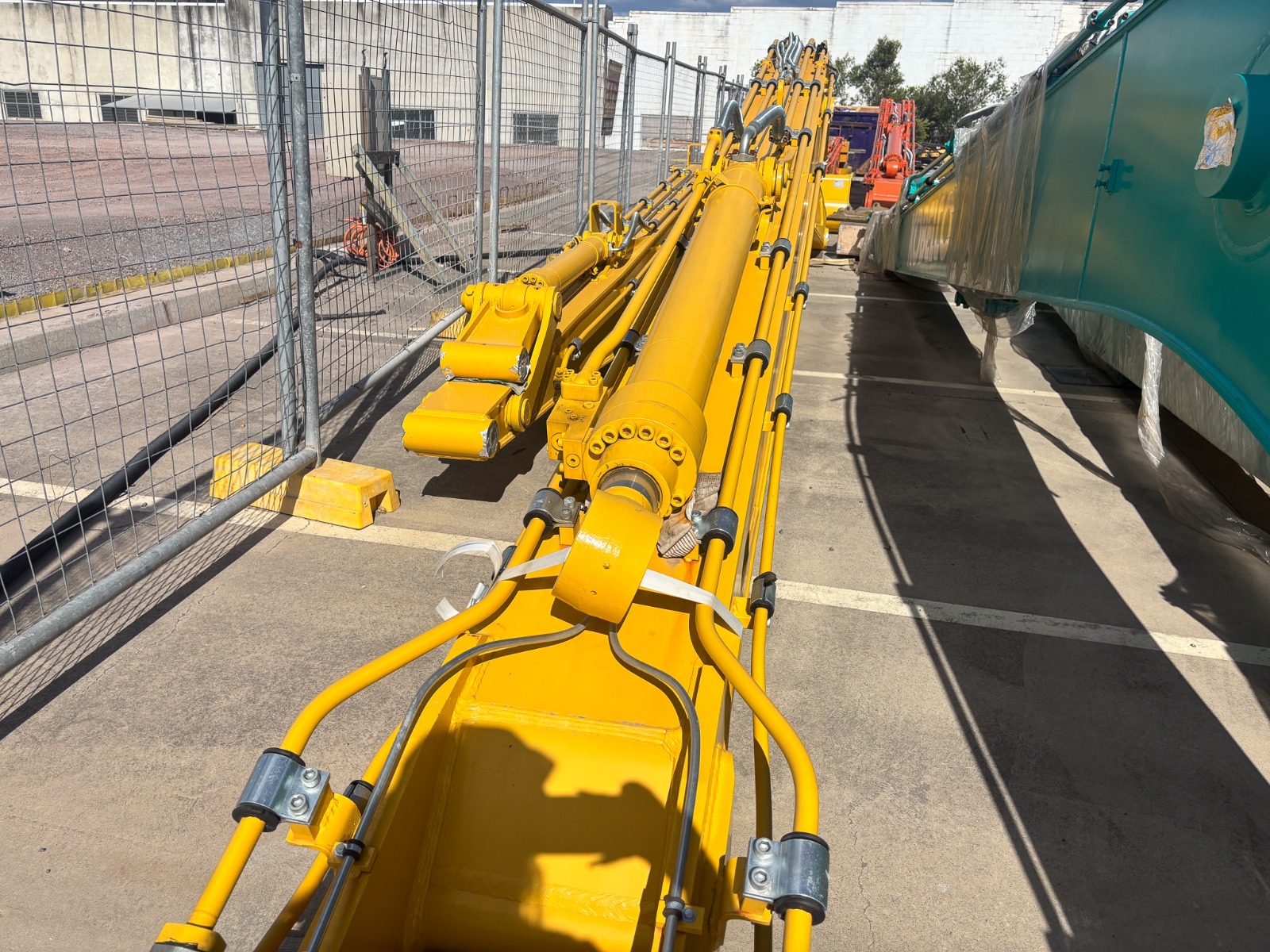 Komatsu Long Reach Attachments - Image 9