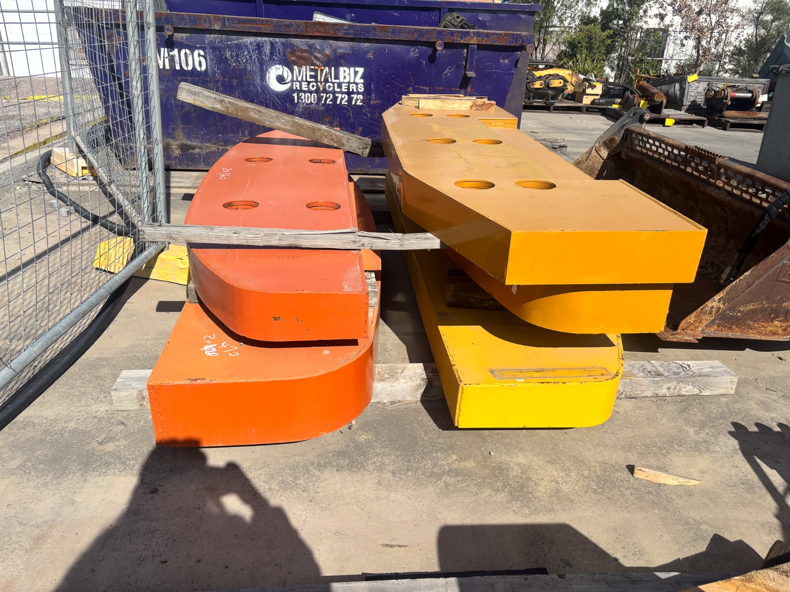 Komatsu Long Reach Attachments - Image 11