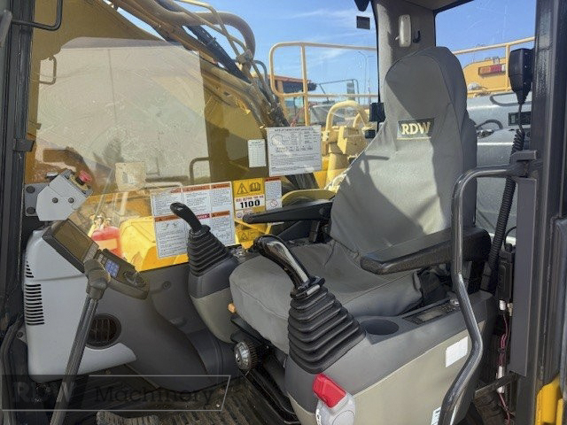 2013 Komatsu PC300LC-8 - Image 12