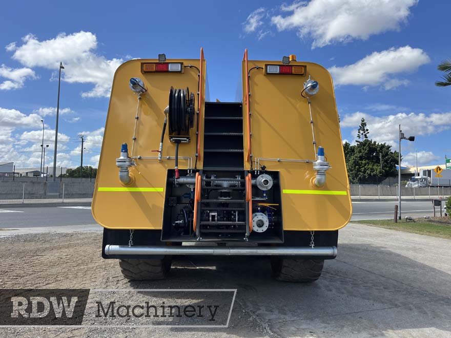Volvo A40G Water Truck - Image 9