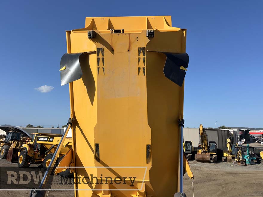 Volvo A40G Dump Truck - Image 9